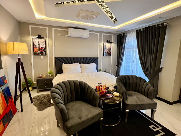 Shahi Apartments Top CIty